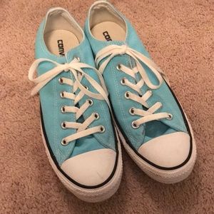 Blue low top converse 10 W 8 M